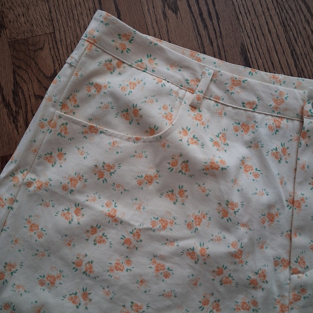 Cider Women Cream Orange Floral High Waisted Denim Shorts 2XL NWT Cottagecore - Picture 2 of 5